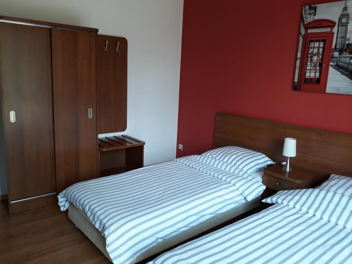 Bed & Breakfast Green Roof Rybarzowice  Exterior foto